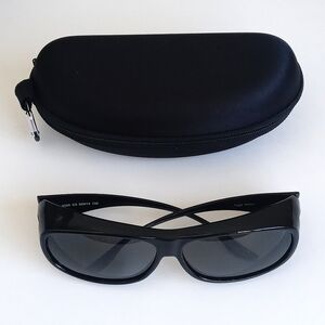 Yogo Vision Black Polarized Sunglasses w Case (Fits Over Your Own Eye Glasses)